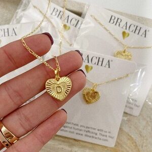 NWOT BRACHA HEART INITIAL NECKLACE D GOLD